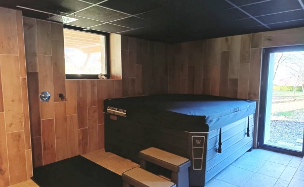 0d84c9b7-5873-4aee-a04a-84a7e927a914