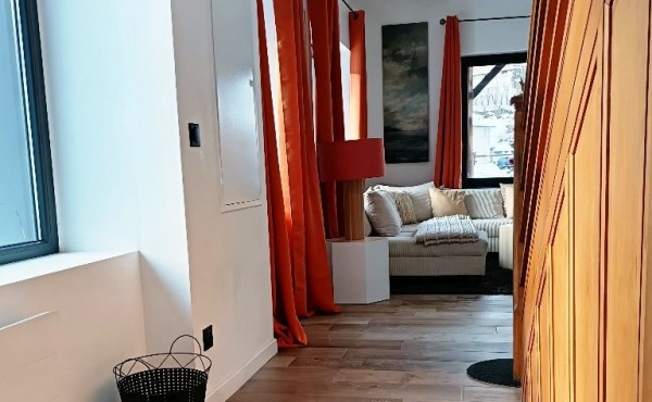 9bb2f701-9a3b-4fdd-809a-6b3d9f2924fc